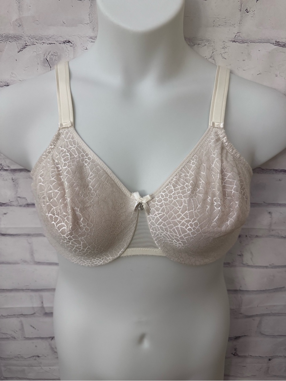 Chantelle C Magnifique Seamless Minimizer Bra Size 36DDD White Unlined C18910